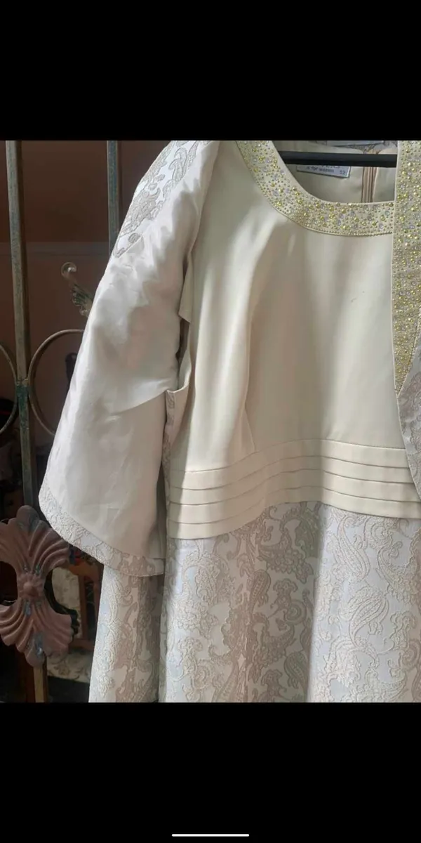 أخرى — فستان مناسبة راقي  يناسب والدة (عريس/عروس)