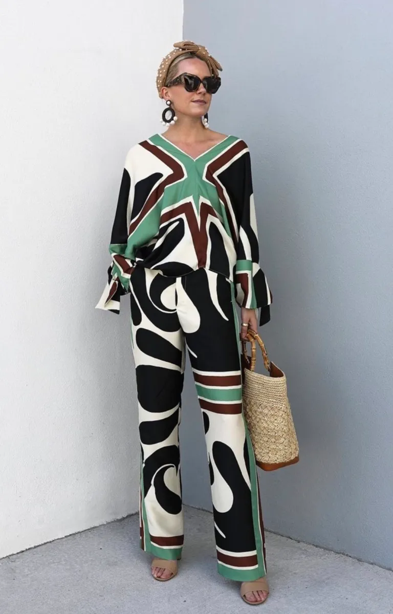 زارا — بدلة زارا مقاس s جديدة السعر 400