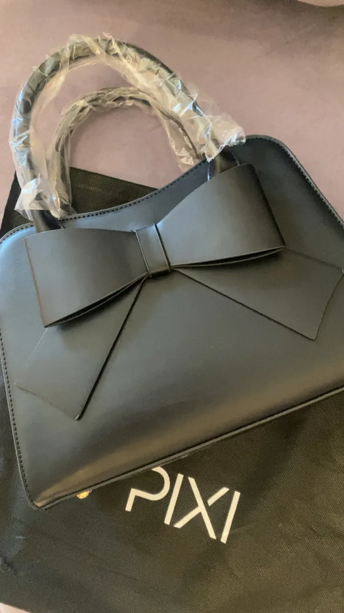 أخرى — شنطة من براند Pixi