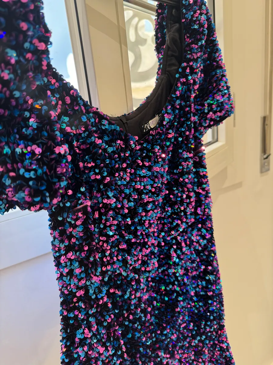 زارا — فستان من زارا قصير مقاس 36 -38